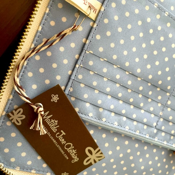 Matilda Jane tablet case with pockets floral pattern - Picture 2 of 6